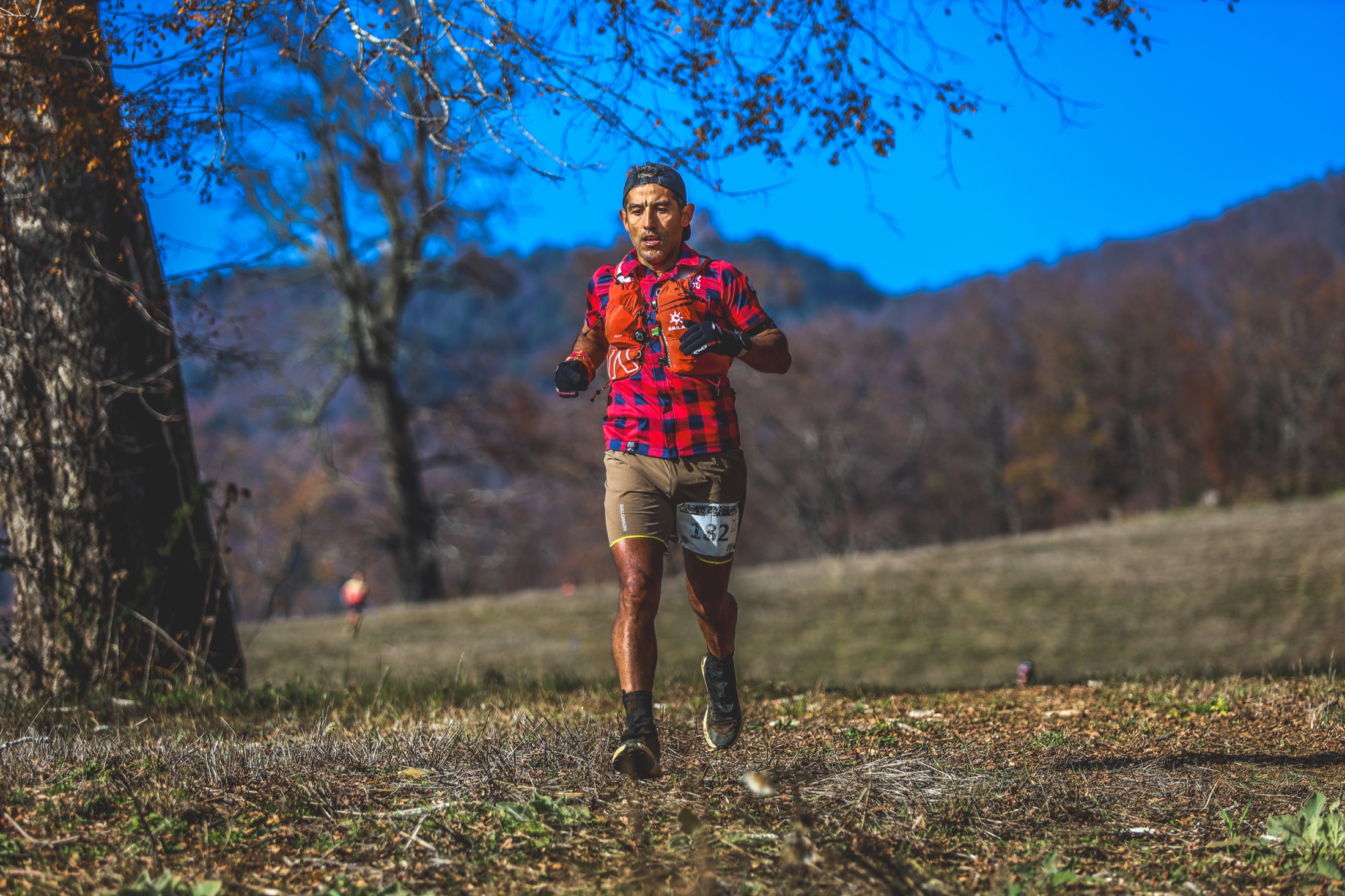 Juan Andrés corriendo trail como protagonista de su proceso deportivo